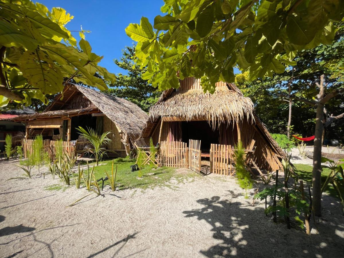 Hostel Tribal Huts Community Daanbantayan Exterior foto